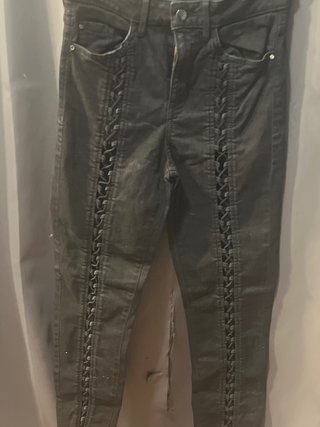 Pantalón Negro con Cordones