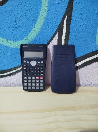 Calculadora Científica Casio fx-82MS