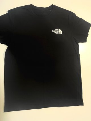 Camiseta The North Face Negra