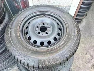 Mercedes Vito 215 65 R15 - Rueda de repuesto