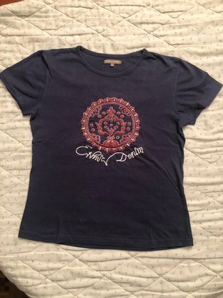 Camiseta Azul con Bordado Étnico Talla M