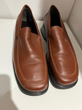 Zapatos de Piel Marrones