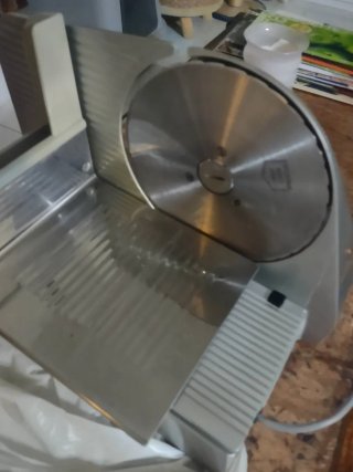 Cortador de embutido eléctrico