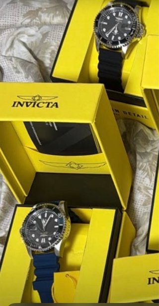 2 Relojes Invicta: 60 euros  1 reloj : 30€