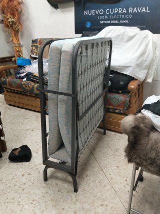 Cama Plegable Portátil con Estructura Metálica