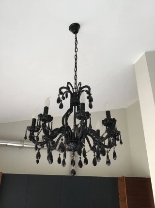 Lámpara de araña negra