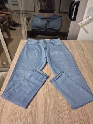 Pantalón vaquero elástico azul