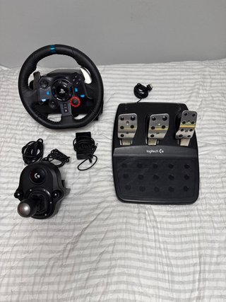 Volante Logitech G29 con Pedales y Cambio