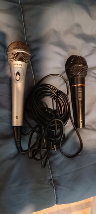 2 Micrófonos Dinámicos (Philips y otro)