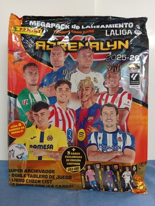 ALBUM ADRENALYN XL 2025-26 PANINI CON 4 SOBRES