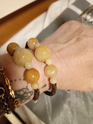Pulseras de Jade Amarillo.15€ cada una