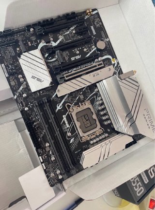 - Placa base ASUS PRIME Z790-P WIFI DDR5