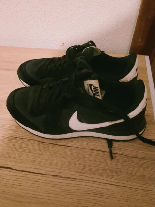 Zapatillas Nike Negras y Blancas