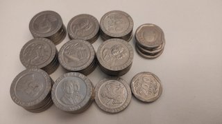 Lote de 44 monedas de 200 pesetas