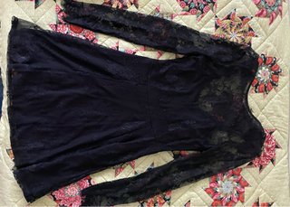 Vestido negro de encaje