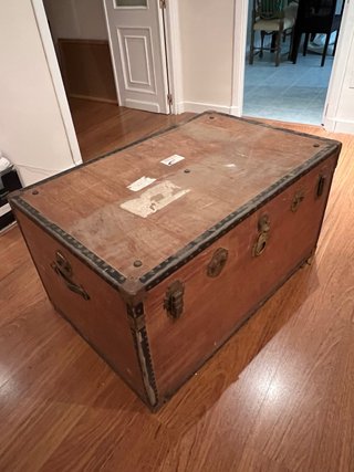 Baúl de madera antiguo