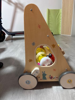 Andador de madera para bebé