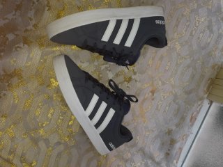 Zapatillas Adidas Gris y Blanco