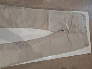 Pantalón vaquero beige