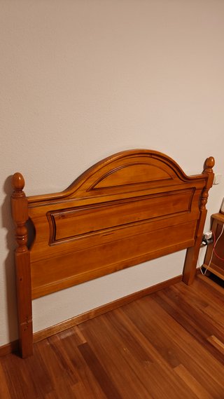 Cabecero de Madera de Pino Rústico