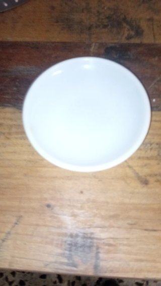 Plato pequeño de cerámica blanco