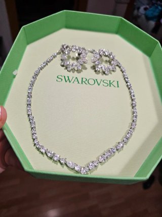 Conjunto Swarovski Gargantilla y Pendientes