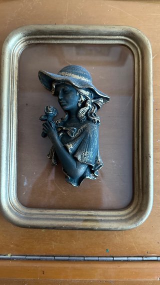 Cuadro Bajorrelieve Joven con Rosa