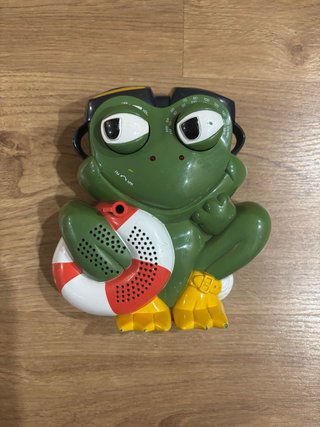 Radio de ducha antigua con forma de rana