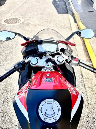 Moto Aprilia RS 125 black edition