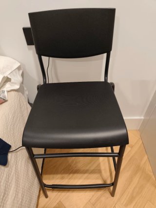 Taburete alto negro