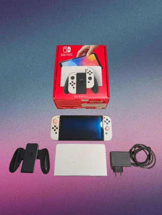Nintendo Switch OLED Bianca Gatti