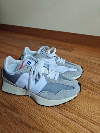 Zapatillas New Balance Gris y Blanco