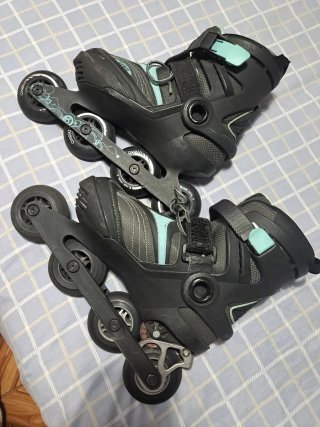 Patines en línea negros y turquesa talla 37