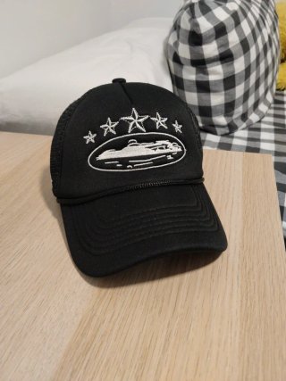 3 Gorras Negras con Dibujo Blanco