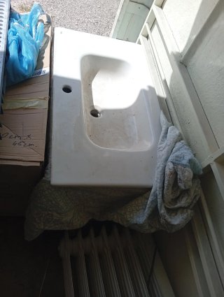 Lavabo de cerámica blanco
