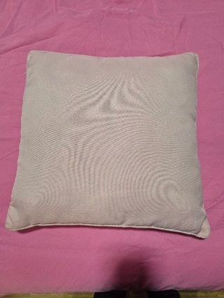 Cojín con funda rosa