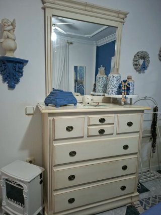 Cómoda de Dormitorio con Espejo en madera maciza