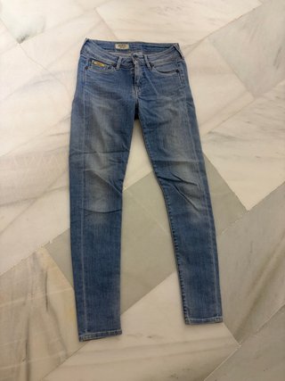 Vaqueros pitillo Pepe Jeans talla 26  (es como 34)