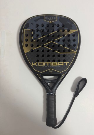 Pala de pádel Kombat Black 12K