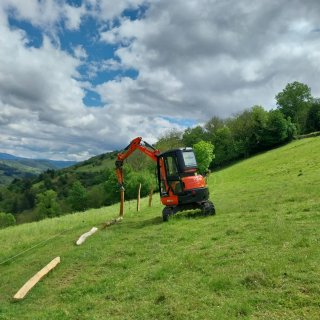 Servicio de excavación y colocación de estacas