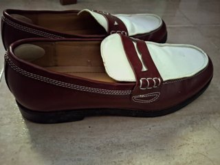 Mocasines Bershka Burdeos y Blancos Talla 41 Unise