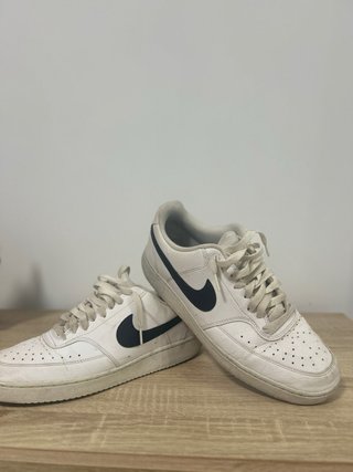 Zapatillas Nike Blancas y Negras