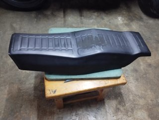 Asiento Bultaco Streaker blanca