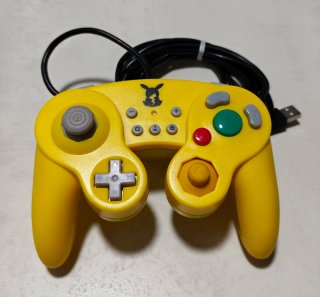 Mando tipo GameCube para Switch Pikachu