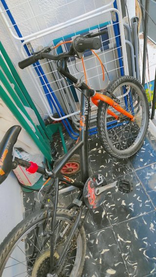 Bicicleta Infantil B'Twin Negra y Naranja