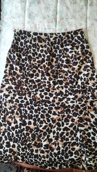 Falda con estampado animal