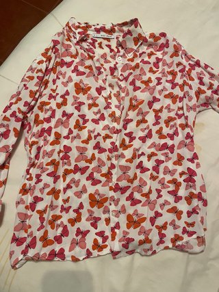 Blusa estampada mariposas