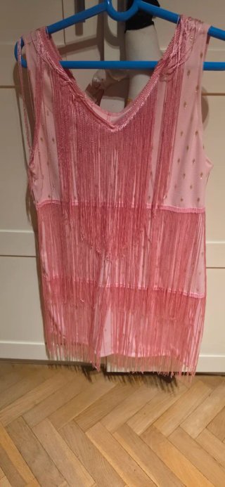 Vestido de fiesta con flecos