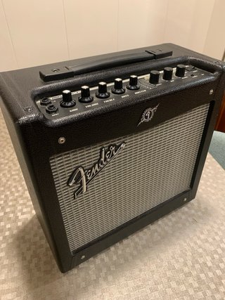 Amplificador Fender Mustang I v.2