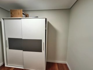 Armario de dos puertas correderas